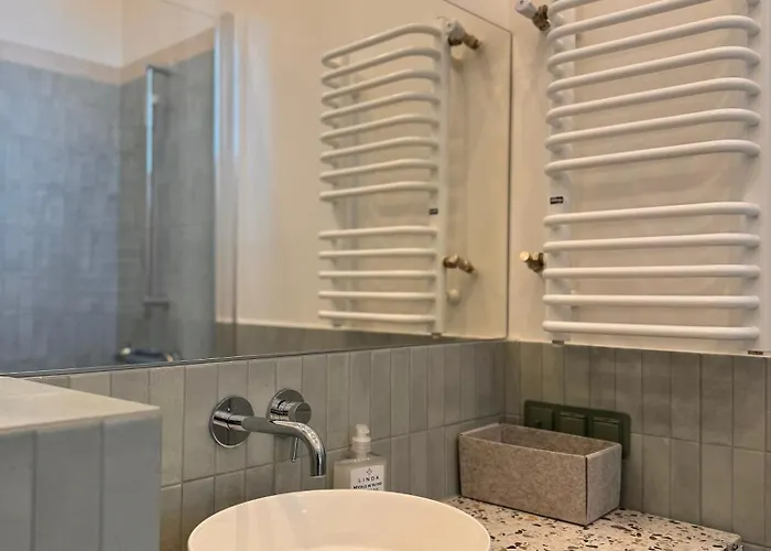 Kazimierza Wielkiego - Quiet In The Center Wroclaw