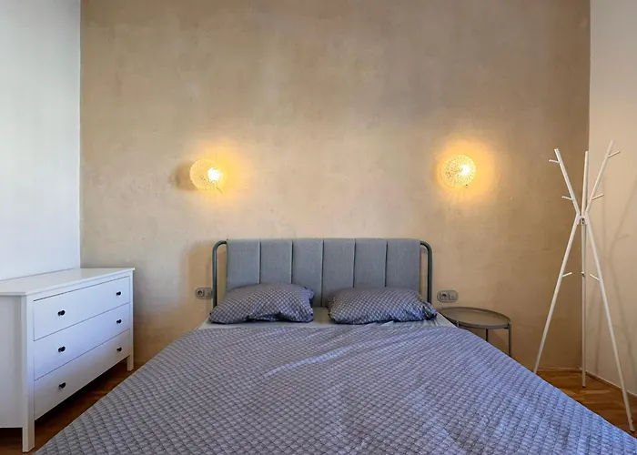 Kazimierza Wielkiego - Quiet In The Center Breslavia